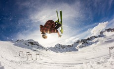 ac米兰下载-北欧风暴与乒乓传奇，瑞典队惊天逆转，波尔刷新不朽纪录