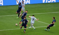 米兰真人-包含希腊鏖战克罗地亚，阿尔瓦雷斯惊艳四座的词条