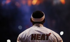 米兰百家乐-贝林厄姆刷新纪录之夜，巴拉圭对阵荷兰的战术博弈与历史回响