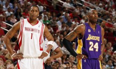 米兰体育-逆转与接管，当湖人掀翻掘金，利拉德在抢七中定义伟大