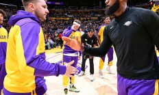 米兰体育官方网站-詹姆斯与鲍尔搭档带队走向胜利的简单介绍