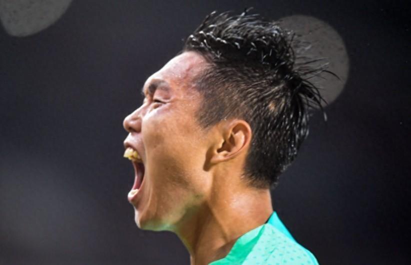 摩斯能取得首胜,主场战胜劲旅 摩斯能取得首胜,主场战胜劲旅