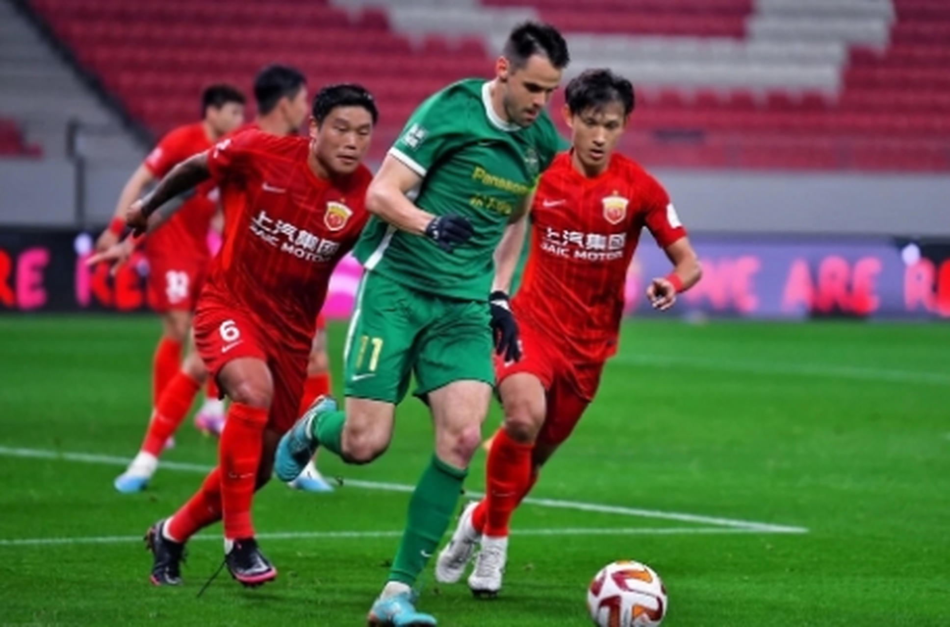 摩斯能取得首胜,主场战胜劲旅 摩斯能取得首胜,主场战胜劲旅