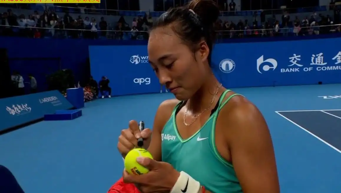 加拿大水球队实力强劲，完胜对手轻松晋级