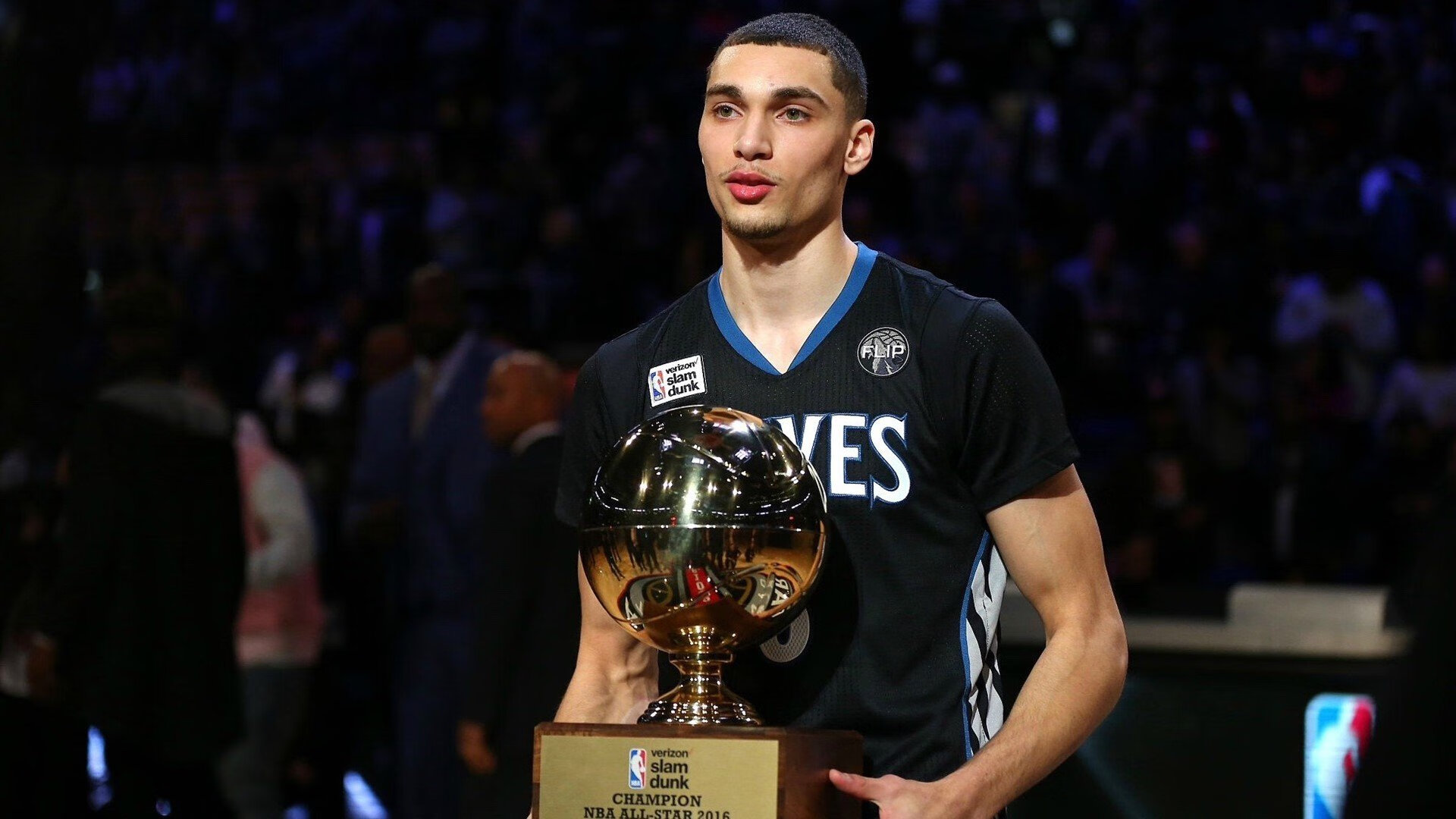 欧冠淘汰赛之夜，卡马文加，硬仗之王的无声加冕