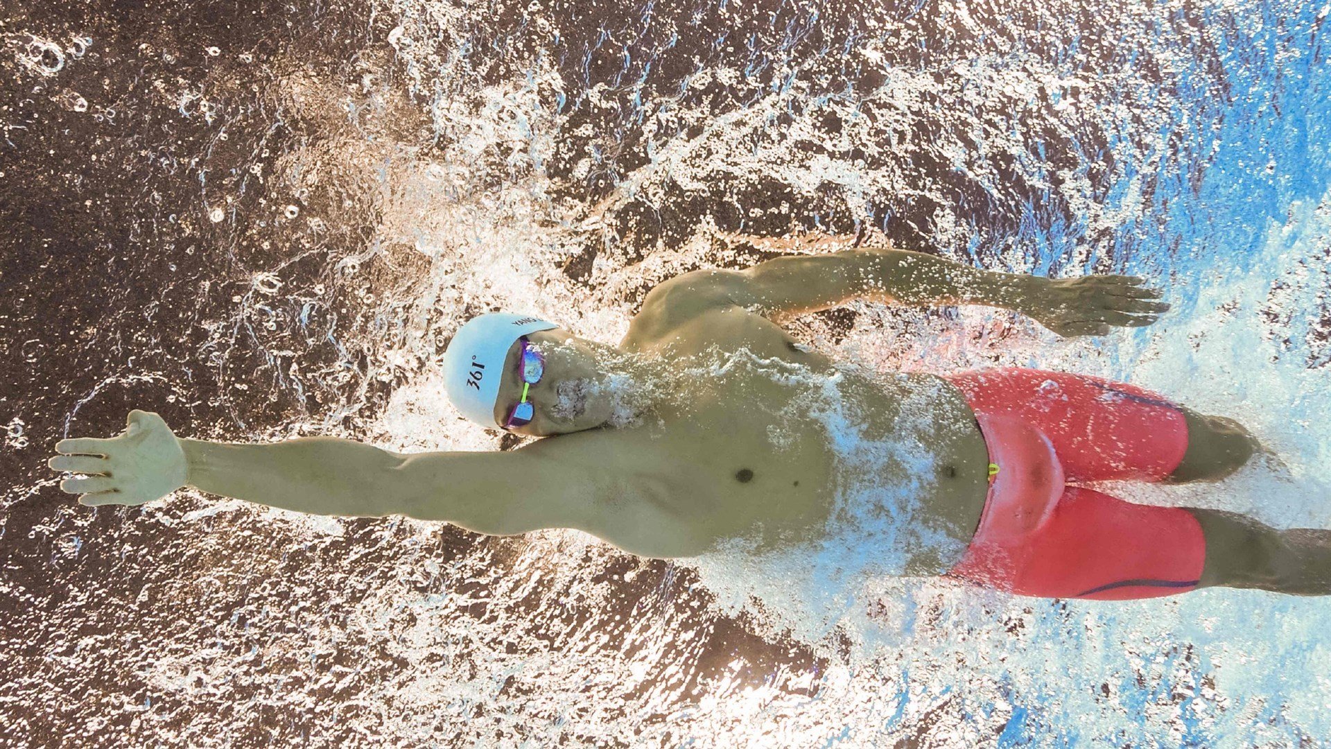 南美风暴席卷亚洲沙漠，维尼修斯关键一击，乌拉圭冲垮伊拉克防线的战术启示